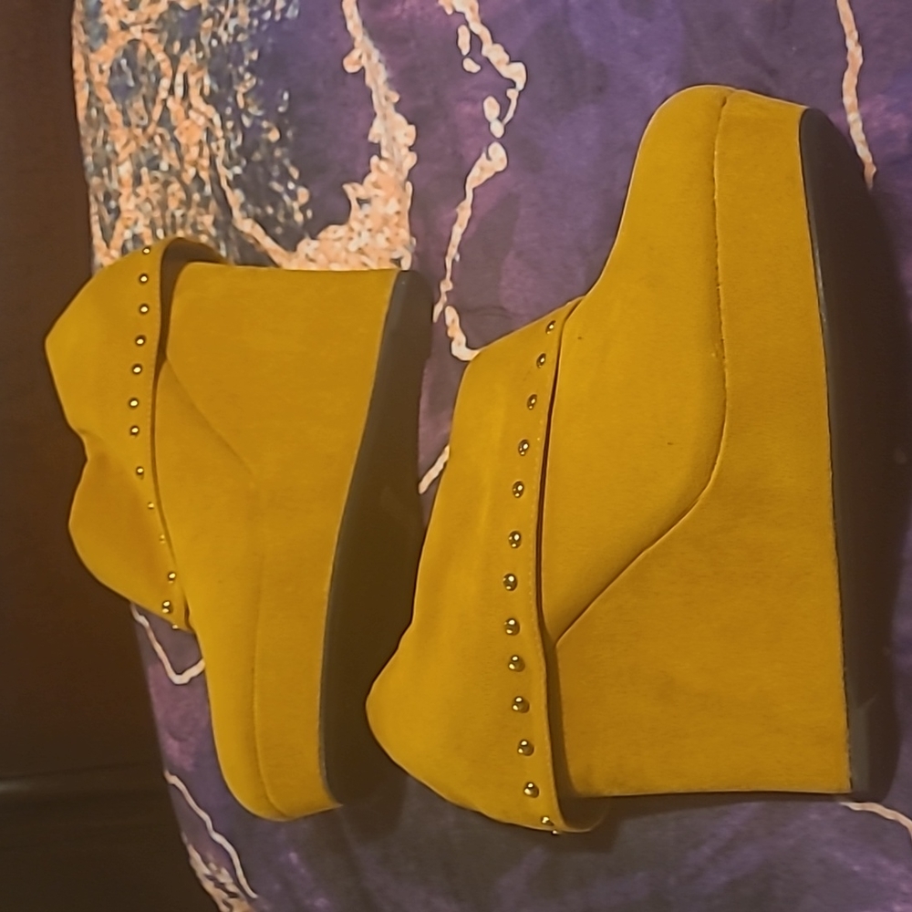 Size 8 wedge